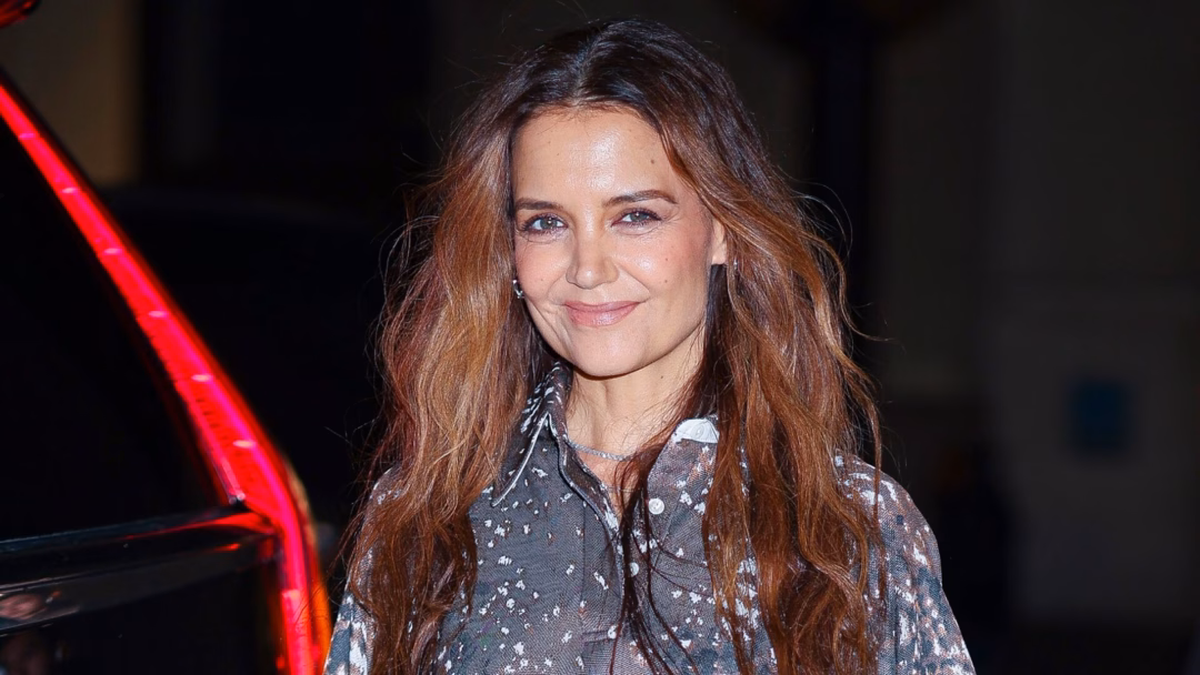 Katie Holmes khoe tóc ombré đẹp mắt tại New York Nano Titanium Ionic Deep Waver