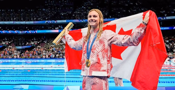 Một trong những tâm điểm tại giải lần này là cuộc cạnh tranh giữa Katie Ledecky (huyền thoại bơi lội người Mỹ) và Summer McIntosh (kình ngư 18 tuổi người Canada) - Ảnh: REUTERS