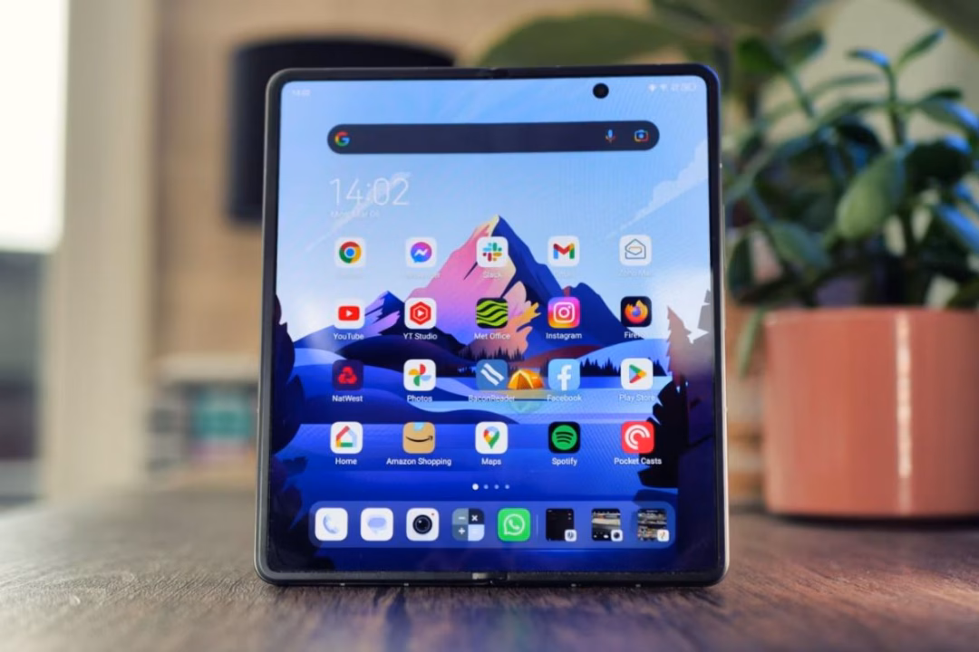 Nên ưu tiên chọn mua điện thoại màn hình 8 inch với màn hình LPTO AMOLED
