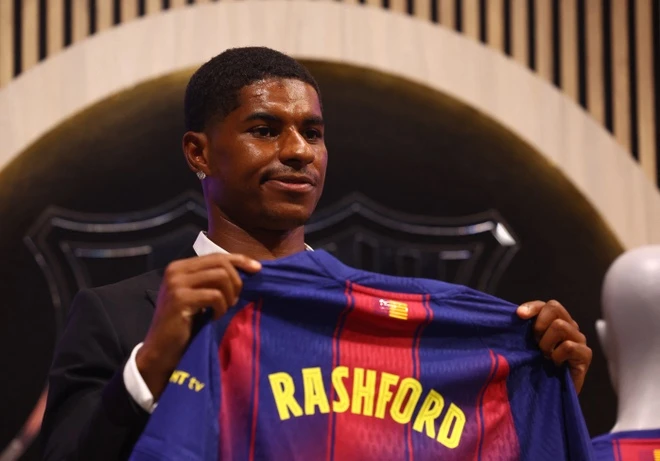 Rashford hoàn thành ước nguyện được khoác áo Barcelona.