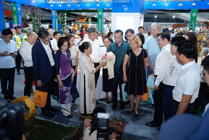 Hoàng thành Thăng Long hội tụ hàng nghìn sản phẩm OCOP tinh hoa cả nước - Ảnh 3.