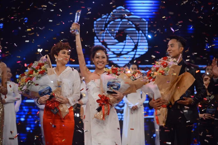 Nam MC hóa 'beauty queen' bất ngờ vấp ngã trên sân khấu The TVFACE 2025 - Ảnh 7.