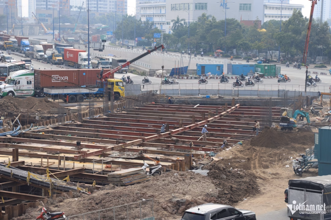 Tiến độ thi công hầm chui HC1-02 Công nhân thi công hầm chui HC1-02