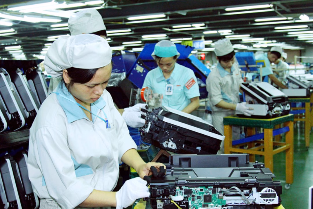 Thương mại Việt Nam-EU tăng trưởng tích cực Thương mại Việt Nam-EU nửa đầu năm 2025 ghi nhận điểm sáng tích cực với kim ngạch gần 36 tỷ USD.
