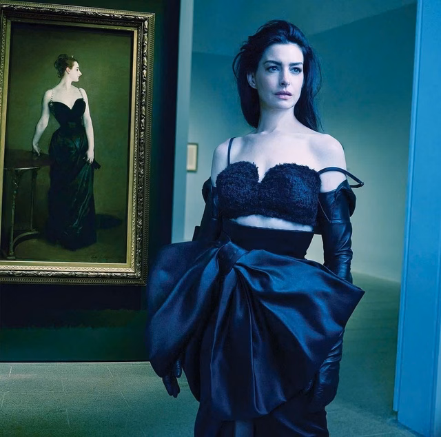 Anne Hathaway xuất hiện lộng lẫy trên trang bìa tạp chí Vogue số tháng 8 Anne Hathaway xuất hiện lộng lẫy trên trang bìa tạp chí Vogue số tháng 8