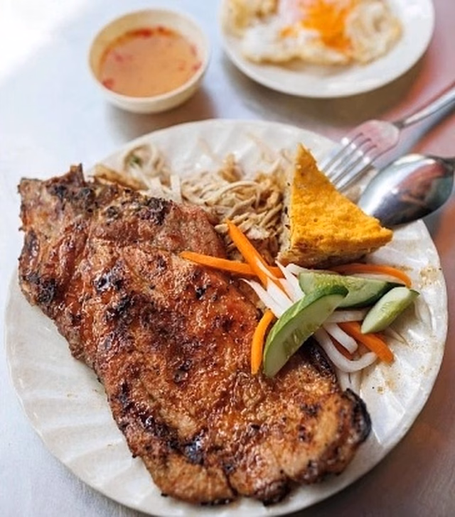 Những món ngon Việt Nam ngoài phở và bánh mì
