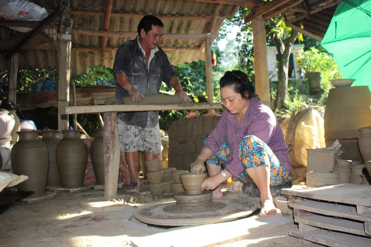 Sản phẩm gốm Mỹ thiện được tạo ra bằng bàn tay tài hoa của người thợ