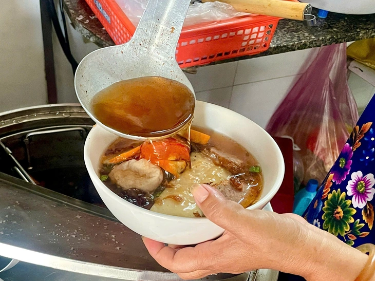 Bún riêu tại quán ăn Như Ý Bún riêu tại quán ăn Như Ý