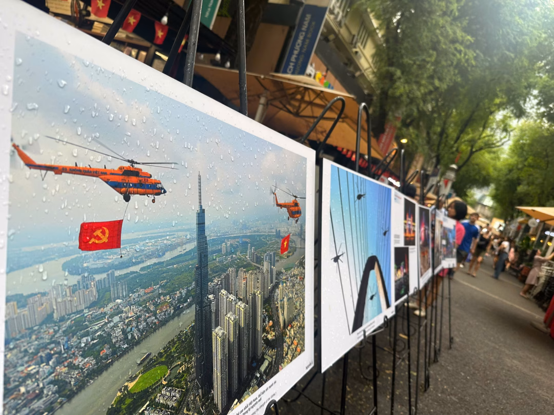 Giới thiệu tập sách ảnh về chiến thắng và thành phố hòa bình tại Đường sách TP.HCM Hai triển lãm “Thành phố hòa bình - Thành phố của chúng ta” và “50 năm sức mạnh Việt Nam” diễn ra từ 27 đến 29/7 tại Đường sách TP.HCM.