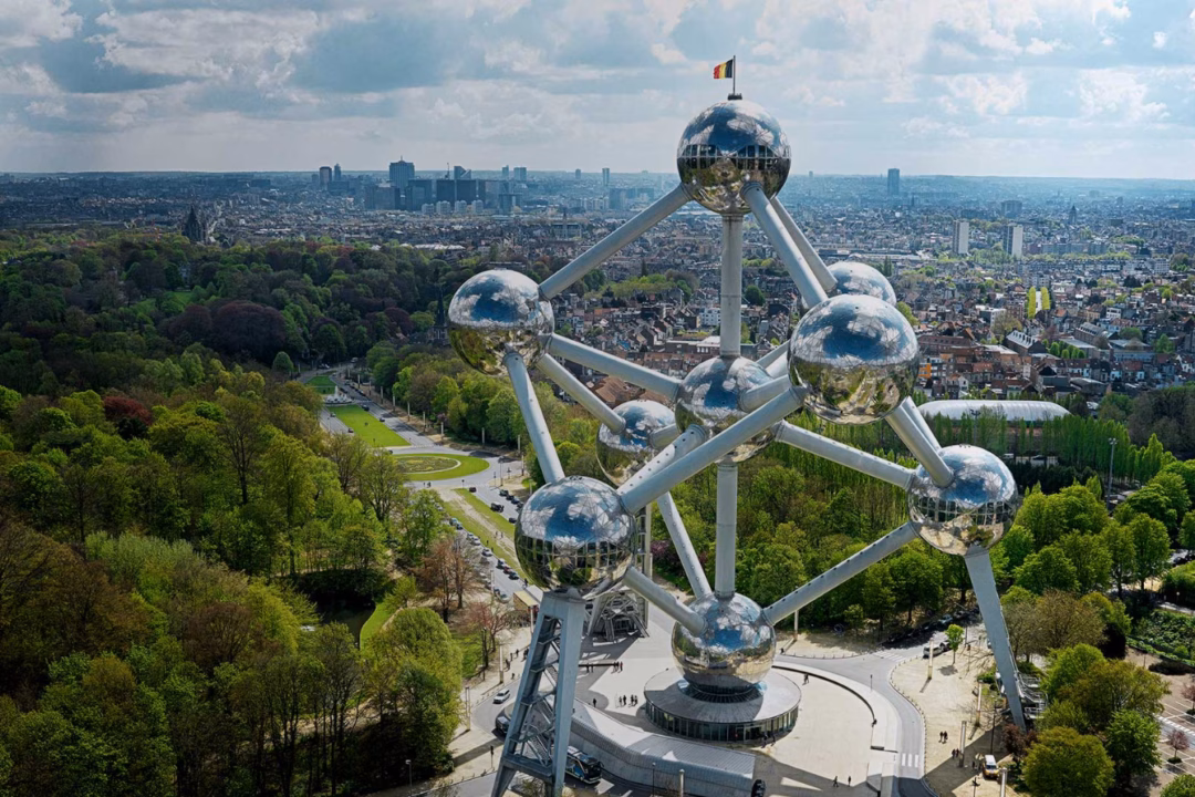 Công viên Cinquantenaire – Oázis xanh giữa lòng thủ đô Atomium luôn là điểm nhấn đặc biệt không thể thiếu (Nguồn hình: Sưu tầm)