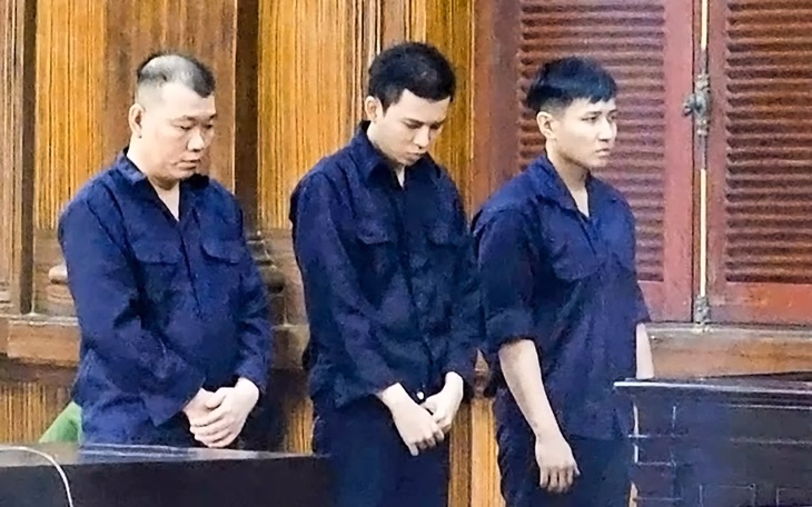 5 cựu cán bộ, chiến sĩ trại tạm giam bị bắt vì dùng nhục hình khiến một phạm nhân tử vong - Ảnh 2.