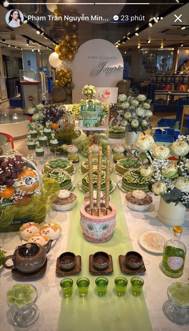 Nữ đại gia Minh Nhựa 4 lần sinh con trong 5 năm Hình ảnh tiệc đầy tháng em bé thứ 4 được chia sẻ cách đây ít ngày.