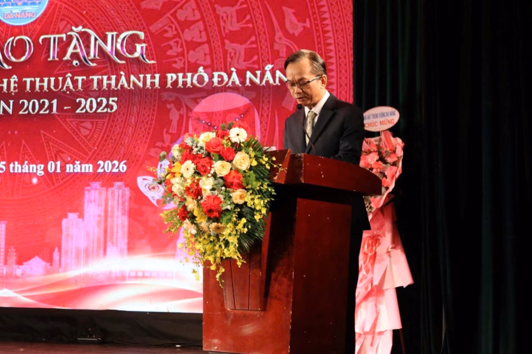 Chủ tịch Li&ecirc;n hiệp c&aacute;c Hội Văn học - Nghệ thuật Th&agrave;nh phố Đ&agrave; Nẵng Nguyễn Nho Khi&ecirc;m ph&aacute;t biểu