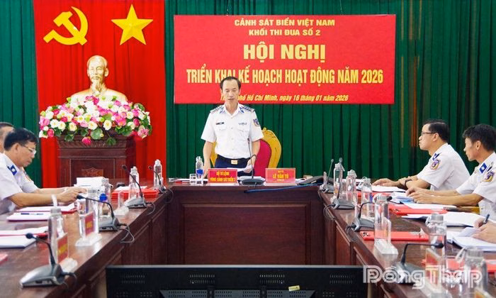 Đại t&aacute; L&ecirc; Văn T&uacute; chủ tr&igrave; hội nghị khối thi đua số 2 Cảnh s&aacute;t biển