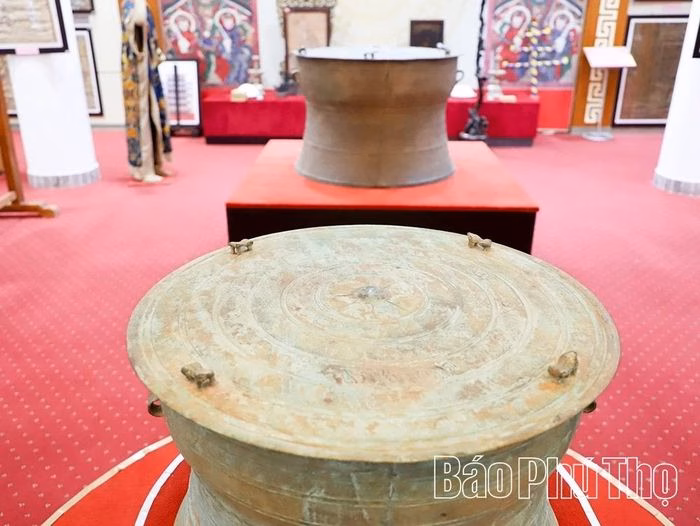 Hoa văn tinh xảo trên mặt trống đồng Đông Sơn