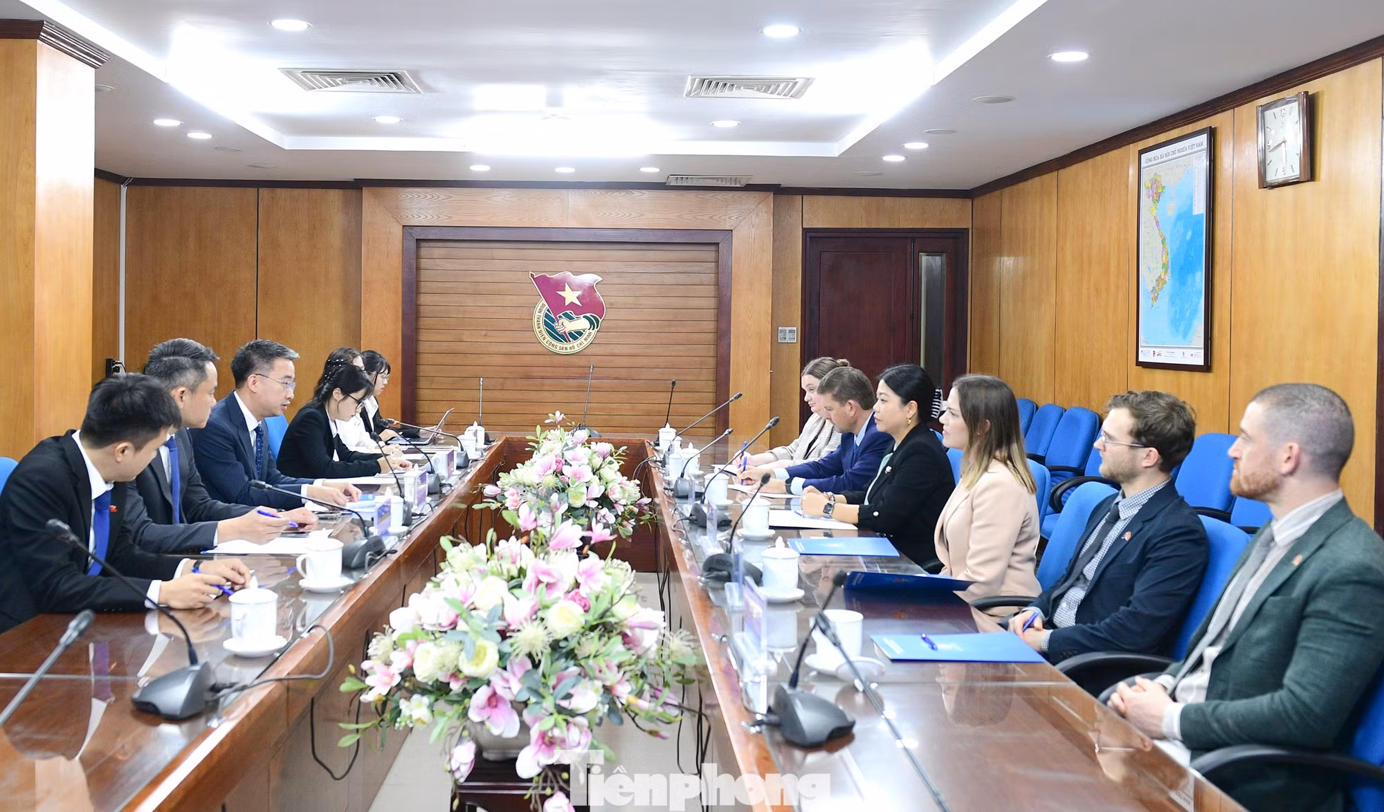 Buổi l&agrave;m việc giữa B&iacute; thư Trung ương Đo&agrave;n Nguyễn Tường L&acirc;m v&agrave; đo&agrave;n đại biểu Australia