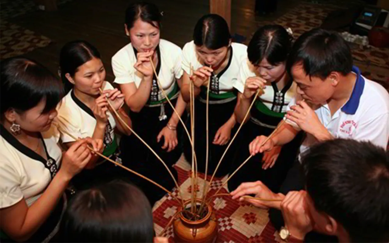 Rượu cần Rượu cần với chất men dịu ngọt