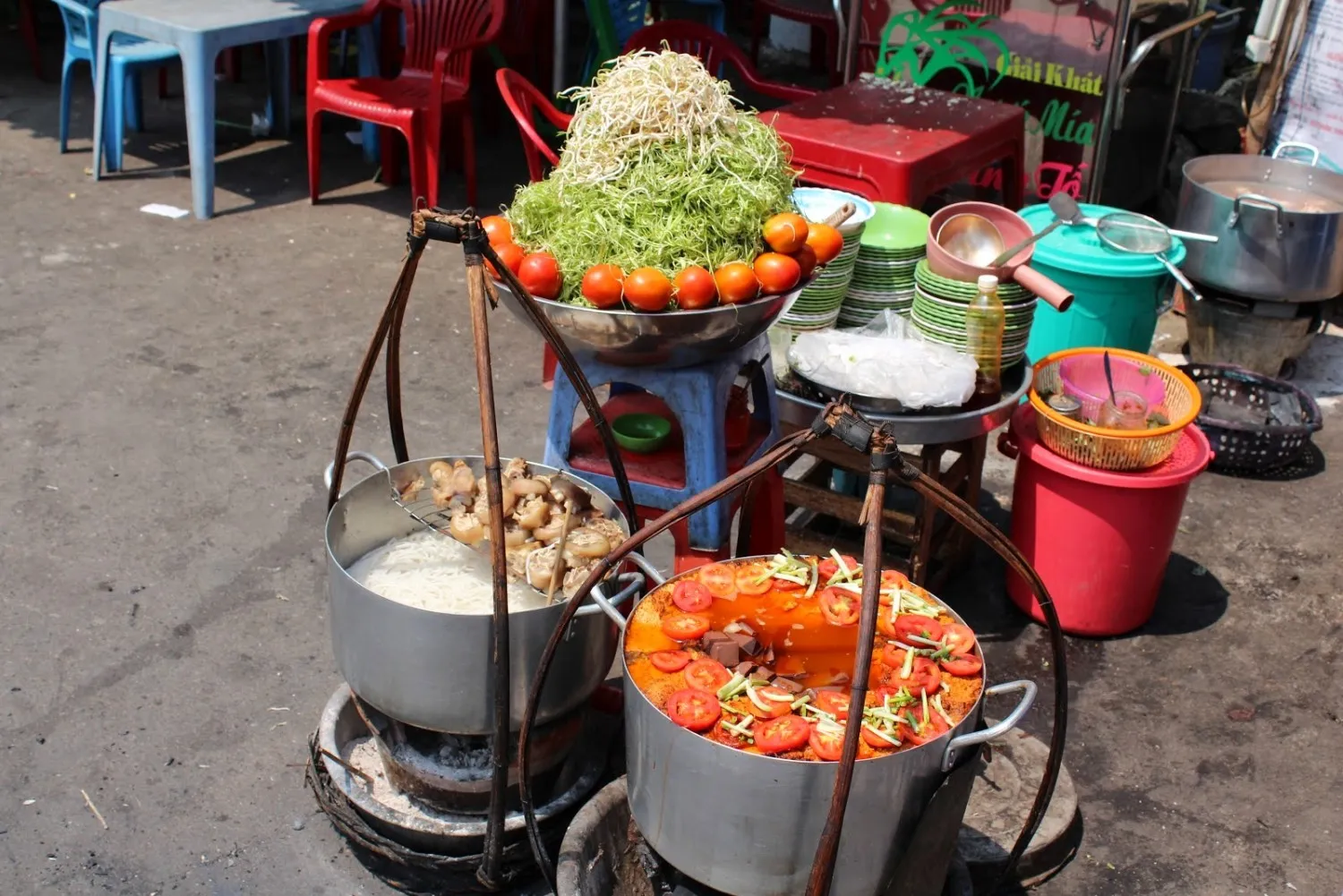 Hạn chế ăn hàng rong Hạn chế ăn hàng rong