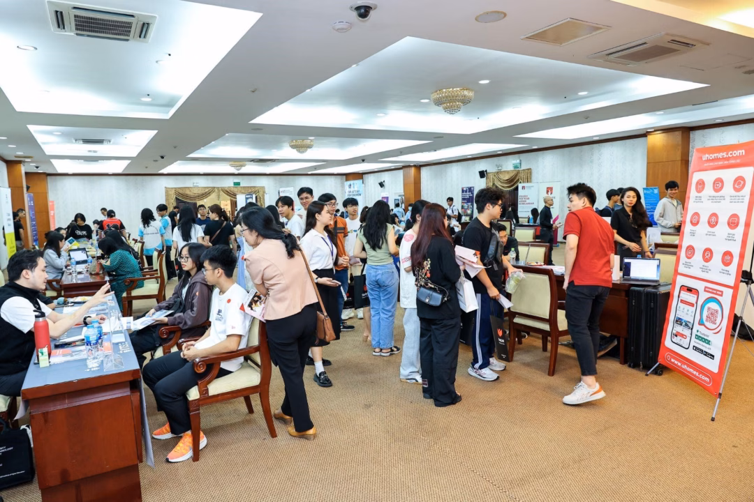 Bản đồ Du học 5 Châu: Cơ hội Gặp gỡ Trực tiếp với Hàng chục Trường Quốc tế Chuyên gia StudyLink, đơn vị đối tác chia sẻ định hướng du học cho học sinh, sinh viên. Ảnh StudyLink
