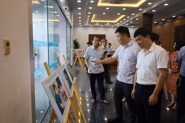 Niềm vui của các tân thạc sĩ HSB.
