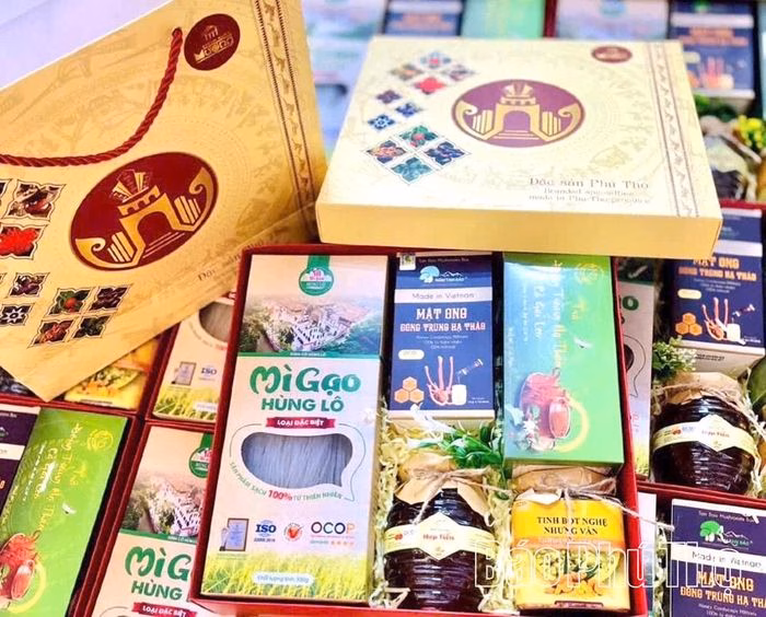 Những sản phẩm OCOP của tỉnh đ&atilde; trở th&agrave;nh m&oacute;n qu&agrave; tinh tế, gi&agrave;u gi&aacute; trị văn h&oacute;a.