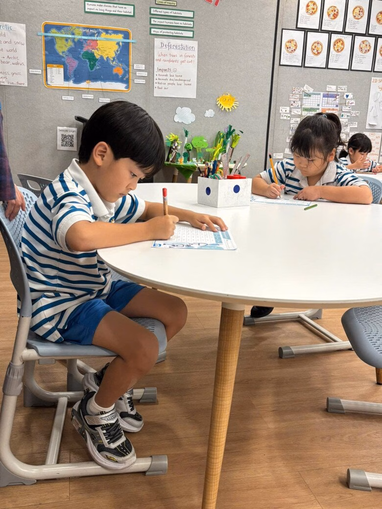 Đ&agrave;m Vĩnh Hưng tự h&agrave;o khi con trai hiểu chuyện, tập trung học tập.