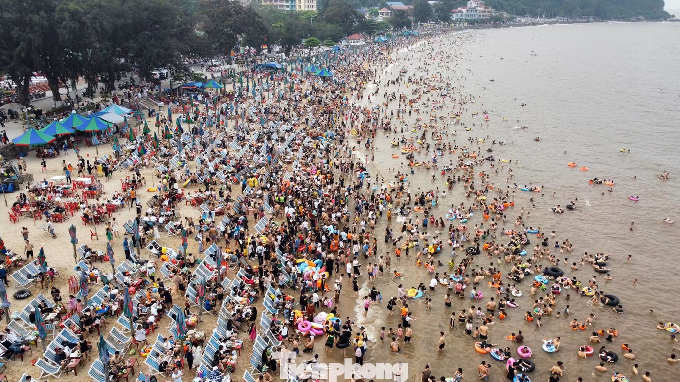 Du lịch biển vẫn l&agrave; ưu ti&ecirc;n h&agrave;ng đầu của du kh&aacute;ch trong kỳ nghỉ lễ 30/4