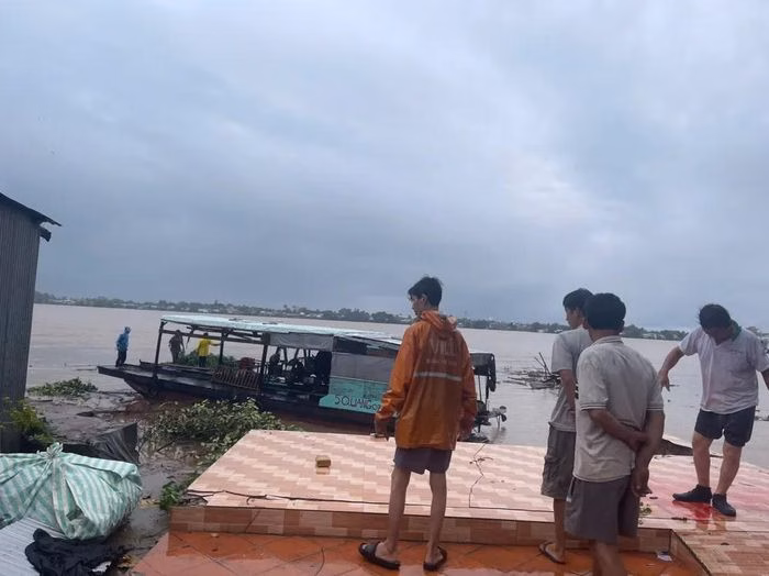 Hiện trường sạt lở nghiêm trọng gây ảnh hưởng đời sống người dân tại tỉnh Đồng Tháp