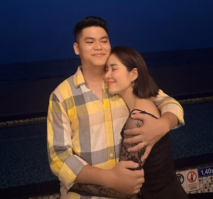 Vẻ đẹp mặn m&agrave; của diễn vi&ecirc;n L&ecirc; Phương sau 10 năm gắn b&oacute; c&ugrave;ng bạn đời