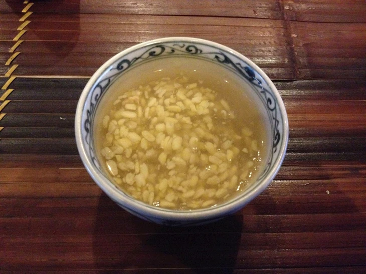 TasteAtlas nói đây là chè đậu xanh, thực ra chè hoa cau mới đúng TasteAtlas nói đây là chè đậu xanh, thực ra chè hoa cau mới đúng