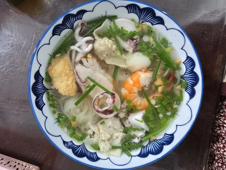 Hủ tiếu hải sản tươi ngon Hủ tiếu hải sản - Ảnh1.