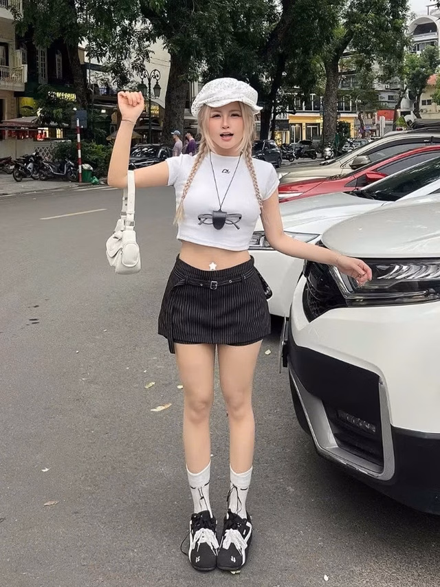 Quần shorts giả váy và áo thun
