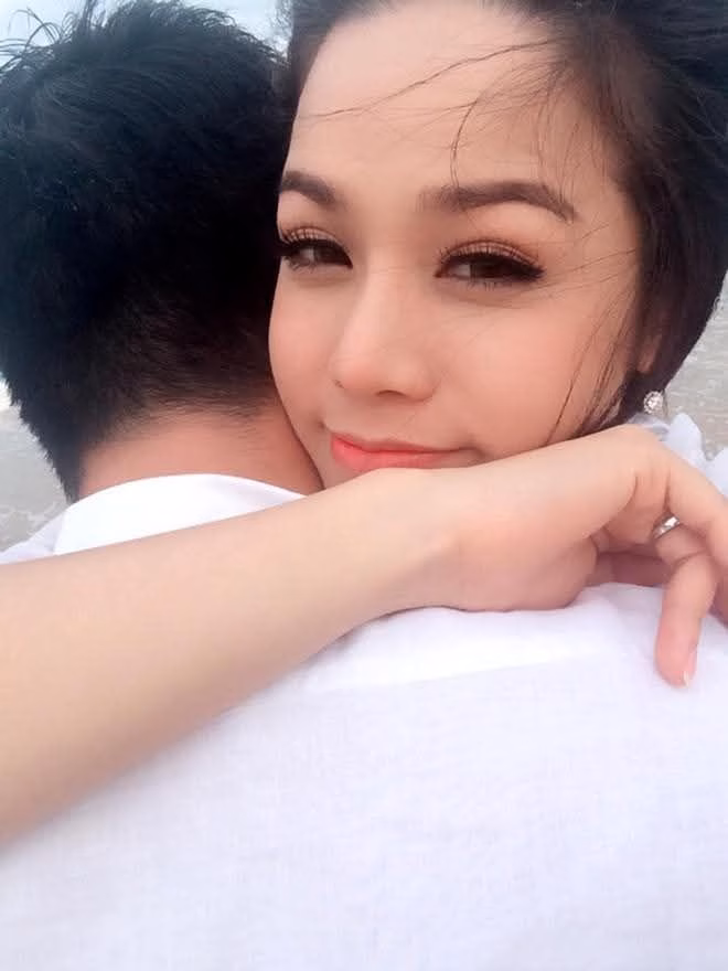 Nhật Kim Anh tiết lộ đang ế ngang sau khi sinh con gái thứ 2 Nhật Kim Anh tiết lộ đang ế ngang sau khi sinh con gái thứ 2