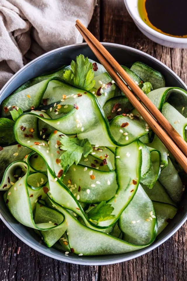 Salad dưa leo trộn giấm táo và dầu oliu Salad dưa leo trộn giấm táo và dầu oliu