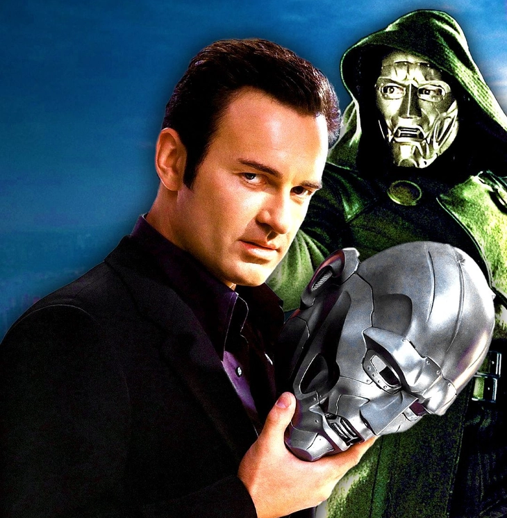 Julian McMahon từng thủ vai Doctor Doom trong Fantastic Four (2005) Julian McMahon từng thủ vai Doctor Doom trong Fantastic Four (2005)