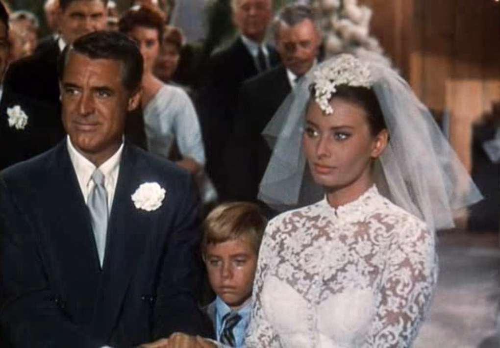 Chiếc váy của bà Lauren Sánchez lấy cảm hứng từ váy cưới của nhân vật do minh tinh Sophia Loren đóng trong phim Houseboat (năm 1958)
