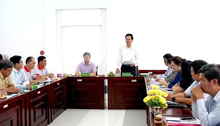 Quang cảnh buổi làm việc