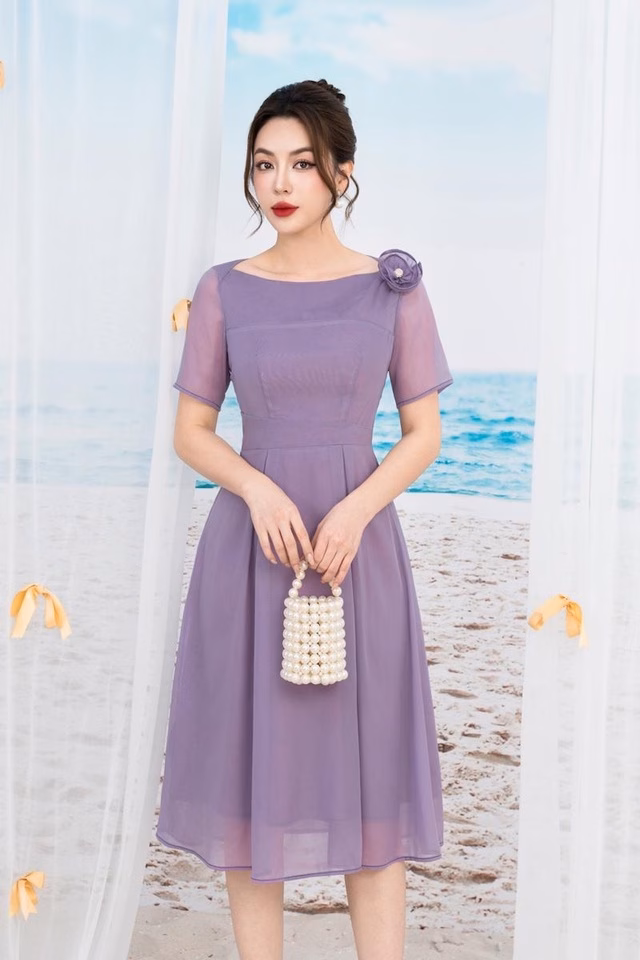 Đường viền cổ mở rộng Đường viền cổ mở rộng
