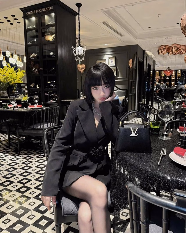Váy vest dáng suông Váy vest dáng suông thanh lịch