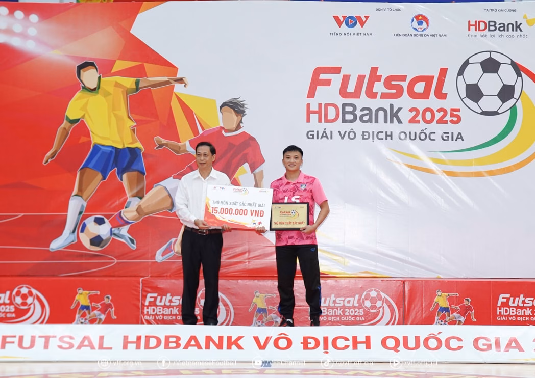 Thủ môn xuất sắc nhất Thủ môn xuất sắc nhất
