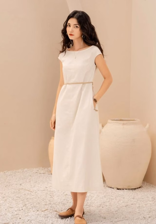 Đầm cổ thuyền dáng suông Đầm cổ thuyền dáng suông