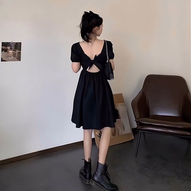 Váy babydoll hở lưng Váy babydoll hở lưng