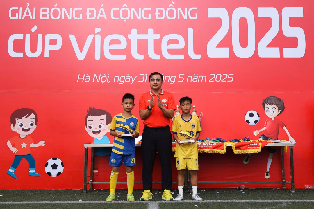 Vua phá lưới U10 và U11 Ban tổ chức trao thưởng Vua phá lưới U10 và U11