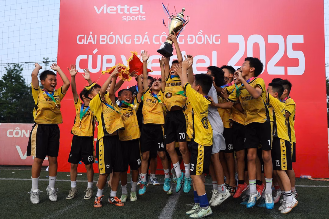 Vô địch U10 Cầu thủ Trung tâm Đào tạo Bóng đá trẻ HVL – Bắc Ninh giành chức vô địch U10