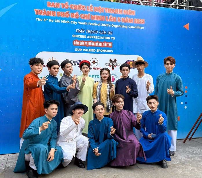 Sự tham gia của các thương hiệu thời trang Sự tham gia của các thương hiệu thời trang