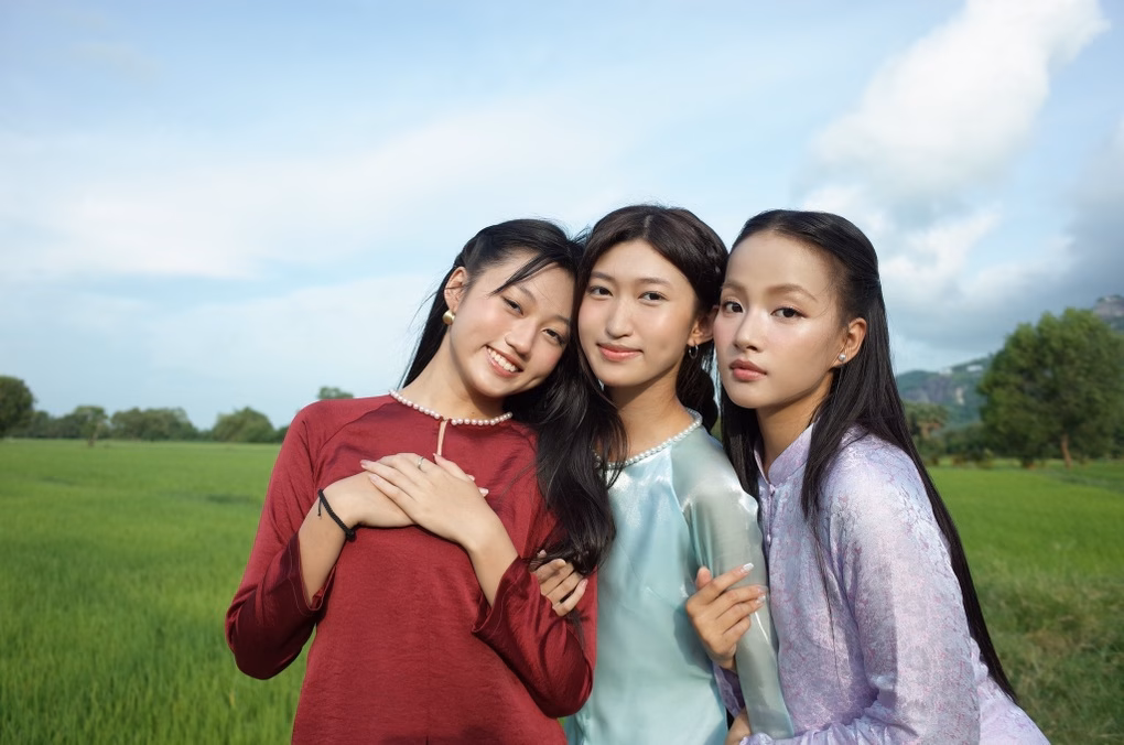 Chị em Mai Cát Vi và nữ chính Phương Thanh Chị em Mai Cát Vi và nữ chính Phương Thanh