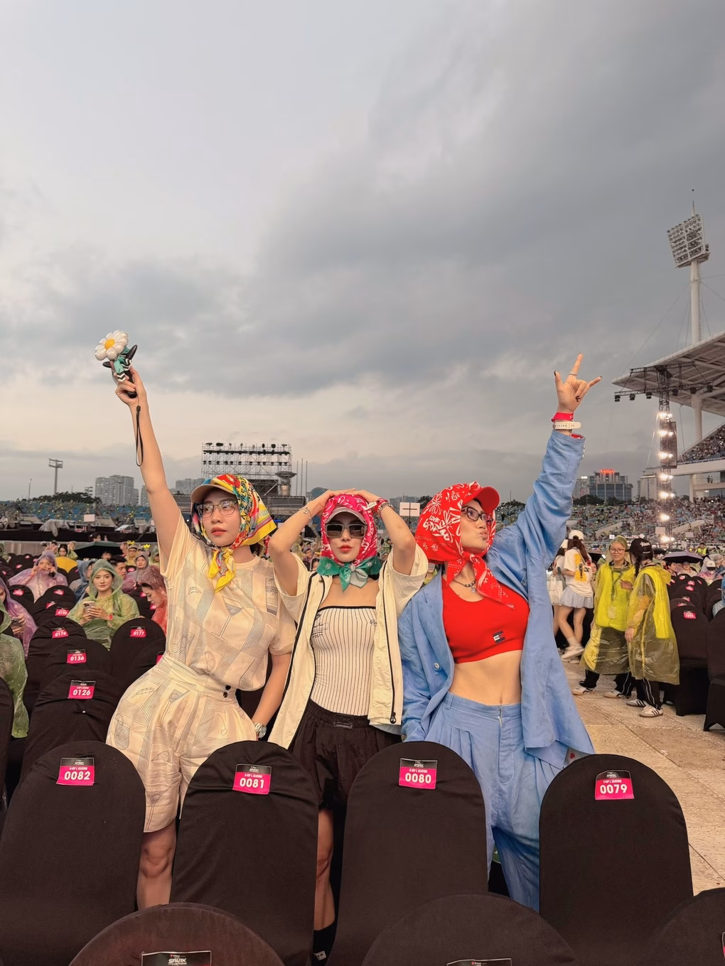 Diệu Nhi và các nghệ sĩ Việt 'đốn ngã' khi gặp G-Dragon