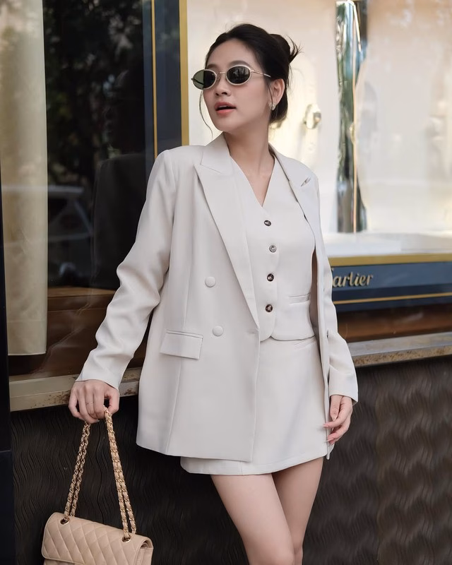 Áo chiết eo tạo nên vòng2 quyến rũ- Ảnh6. Áo chiết eo tạo nên vòng2 quyến rũ- Ảnh6.