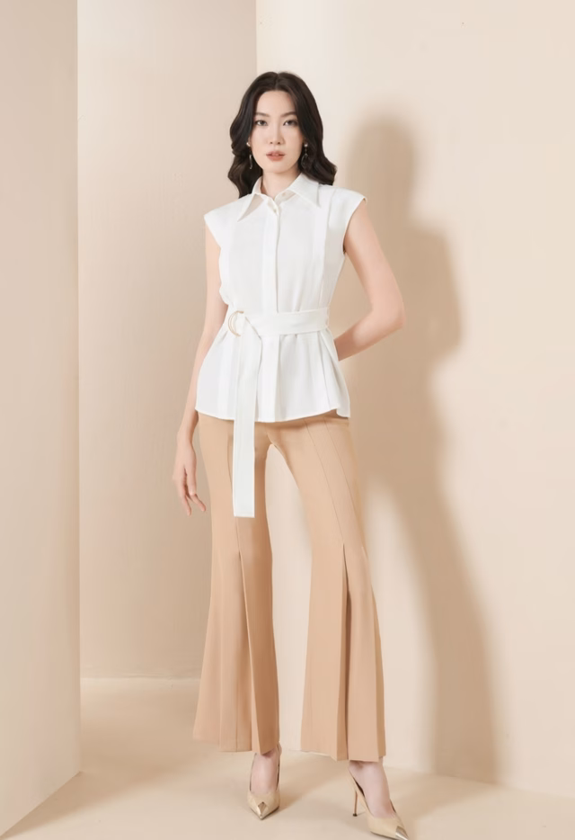 Quần ống loe cạp cao xếp ly Quần ống loe cạp cao xếp ly và blazer