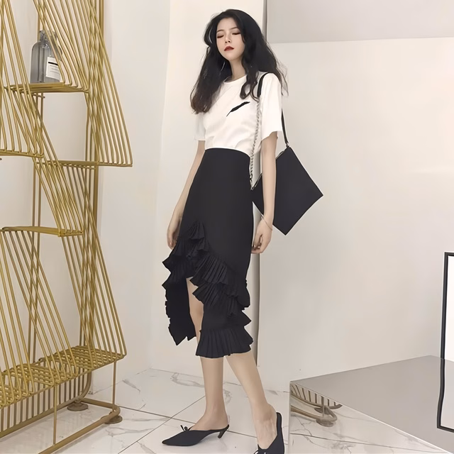 Chân váy mullet và áo thun Chân váy mullet và áo thun dễ mặc